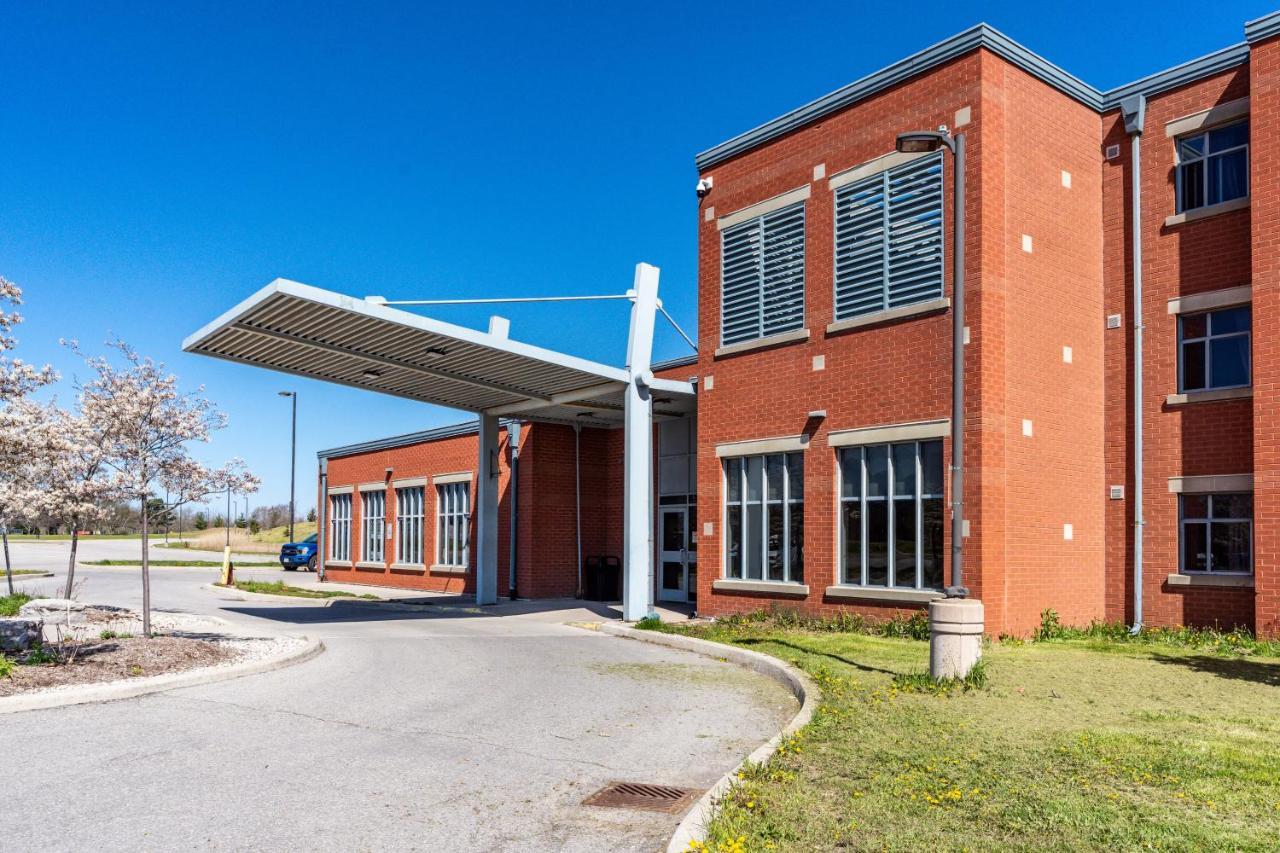 Residence & Conference Centre - Welland Exterior photo