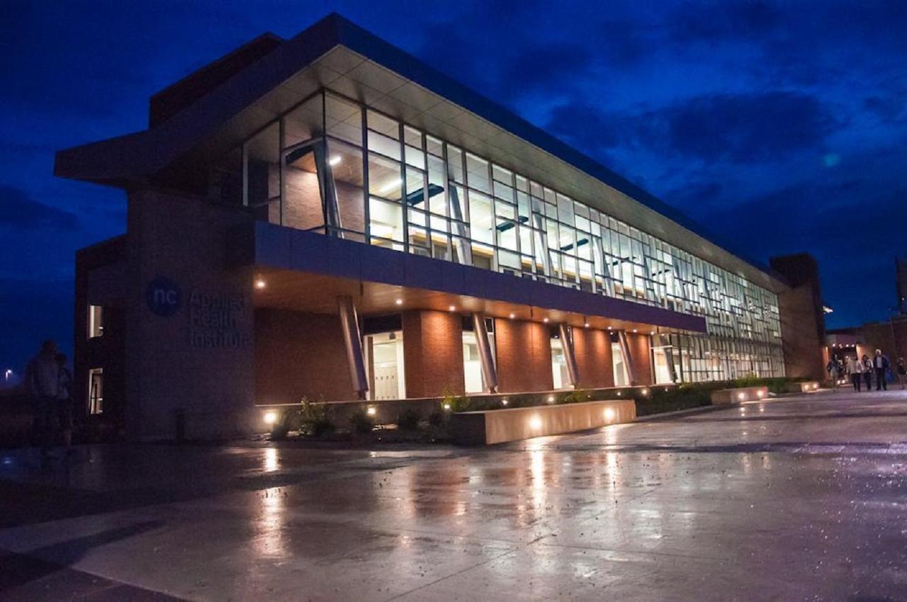 Residence & Conference Centre - Welland Exterior photo