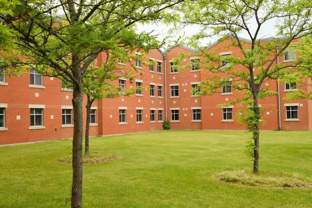 Residence & Conference Centre - Welland Exterior photo